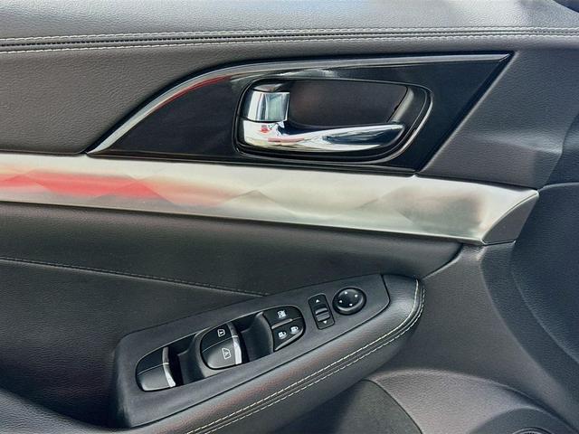Photo of 2019 Brilliant Silver Nissan Maxima