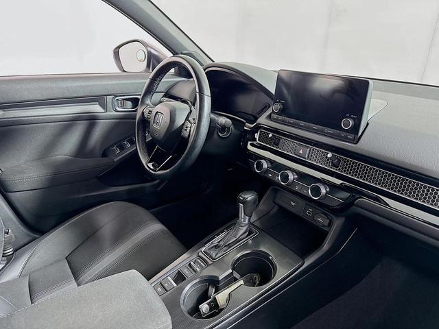 Photo of 2022 Platinum White Pearl Honda Civic