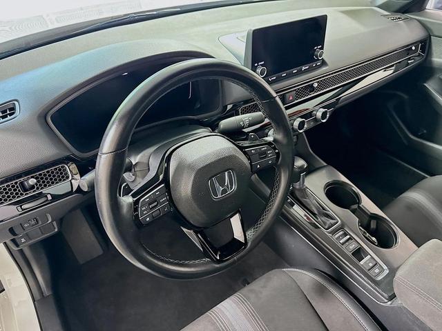Photo of 2022 Platinum White Pearl Honda Civic