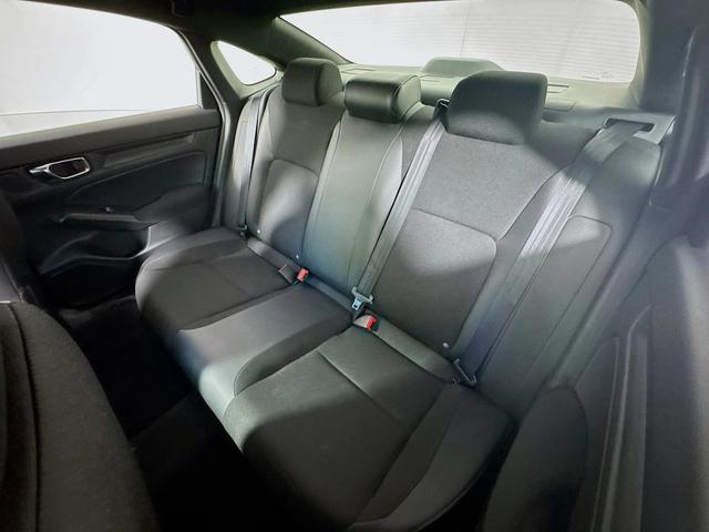 Photo of 2022 Platinum White Pearl Honda Civic