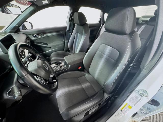 Photo of 2022 Platinum White Pearl Honda Civic