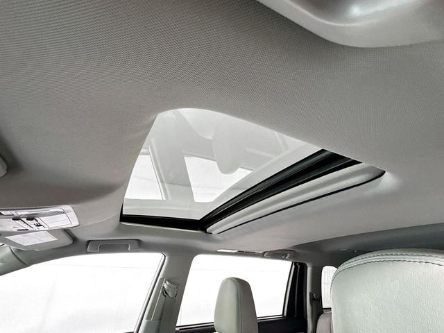 Photo of 2018 Celestial Silver Metallic Toyota Highlander