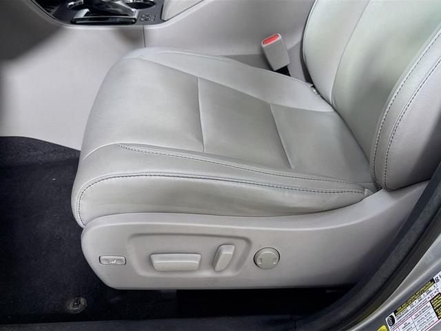 Photo of 2018 Celestial Silver Metallic Toyota Highlander
