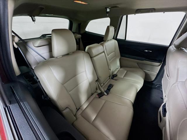 Photo of 2022 Deep Scarlet Pearl Honda Pilot