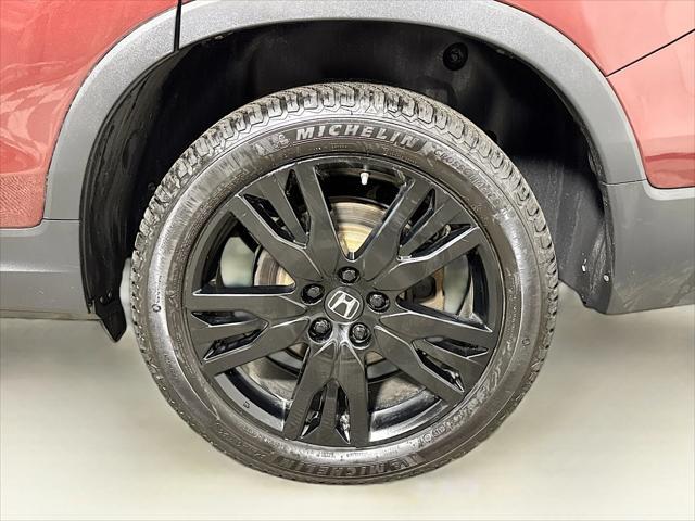 Photo of 2022 Deep Scarlet Pearl Honda Pilot