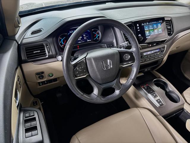 Photo of 2022 Deep Scarlet Pearl Honda Pilot