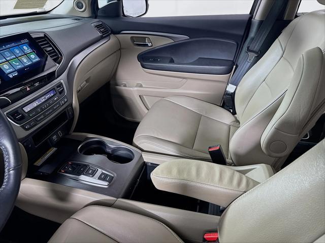 Photo of 2022 Deep Scarlet Pearl Honda Pilot