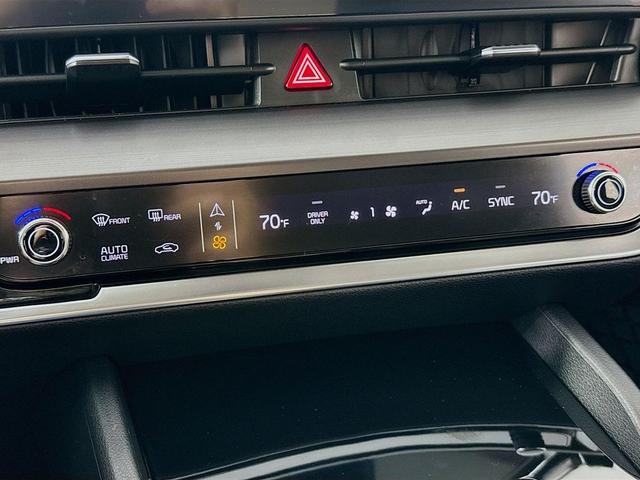 Photo of 2023 Gravity Gray Kia Sportage Hybrid