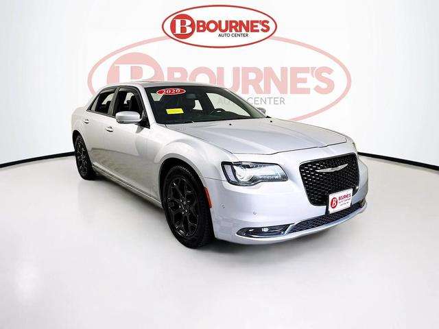 Photo of 2020 Silver Mist Clearcoat Chrysler 300