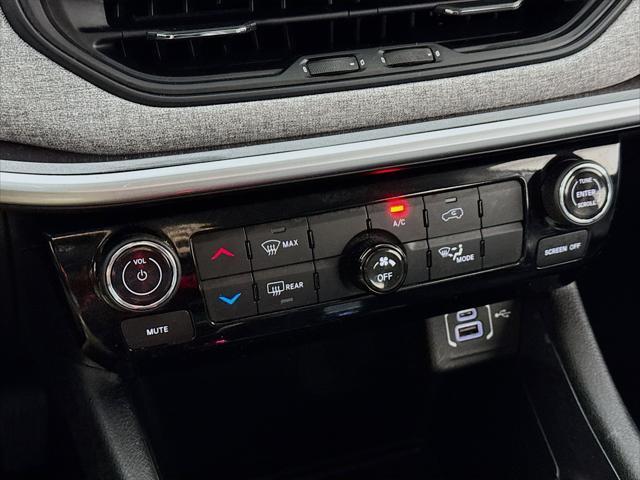 Photo of 2022 Bright White Jeep Compass