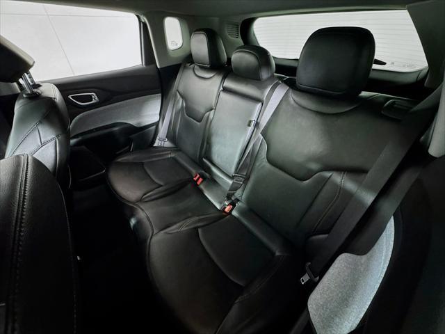 Photo of 2022 Bright White Jeep Compass