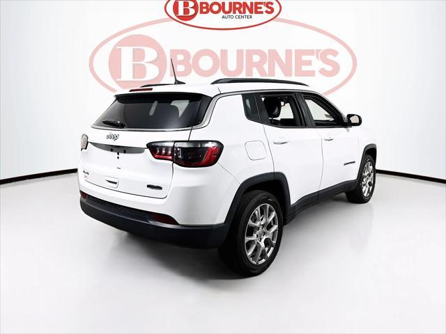 Photo of 2022 Bright White Jeep Compass