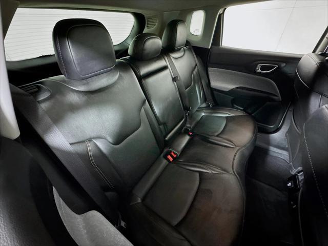 Photo of 2022 Bright White Jeep Compass