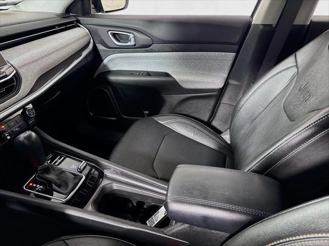 Photo of 2022 Bright White Jeep Compass