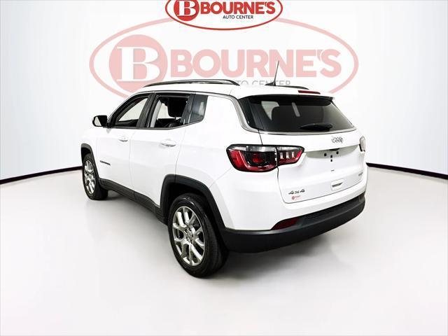 Photo of 2022 Bright White Jeep Compass