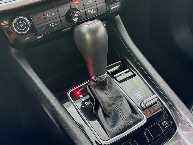 Photo of 2022 Bright White Jeep Compass