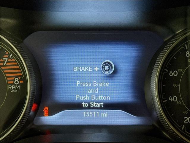 Photo of 2022 Bright White Jeep Cherokee