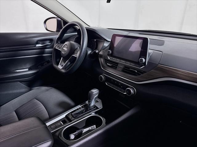 Photo of 2024 Gun Metallic Nissan Altima