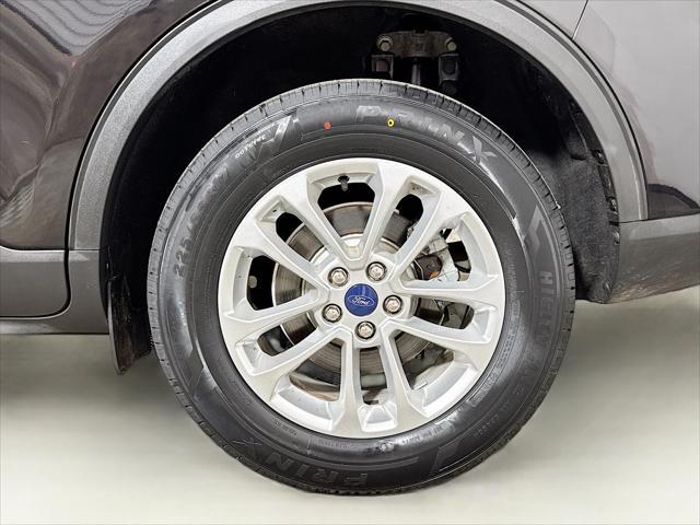 Photo of 2021 Agate Black Metallic Ford Escape