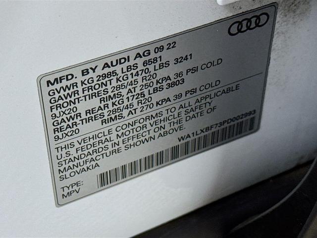 Photo of 2023 Glacier White Metallic Audi Q7