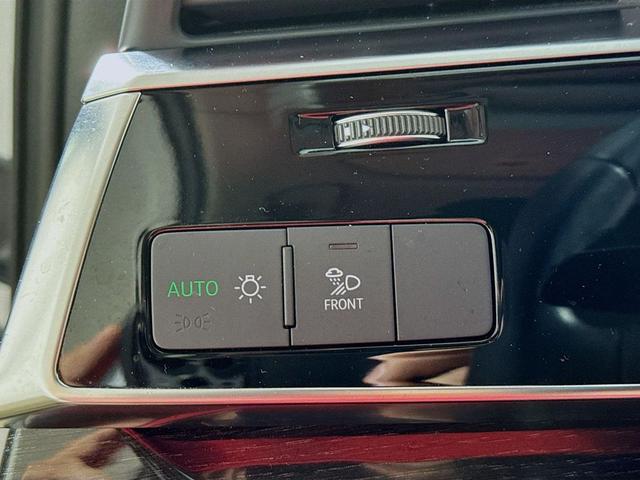 Photo of 2023 Glacier White Metallic Audi Q7