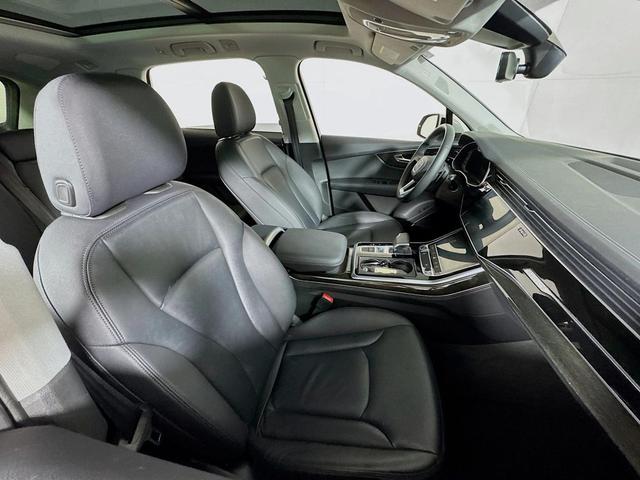 Photo of 2023 Glacier White Metallic Audi Q7