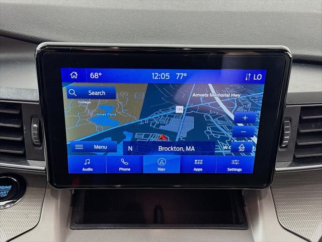 Photo of 2023 Star White Metallic Ford Explorer