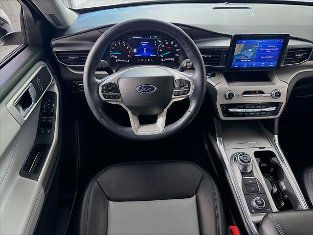Photo of 2023 Star White Metallic Ford Explorer