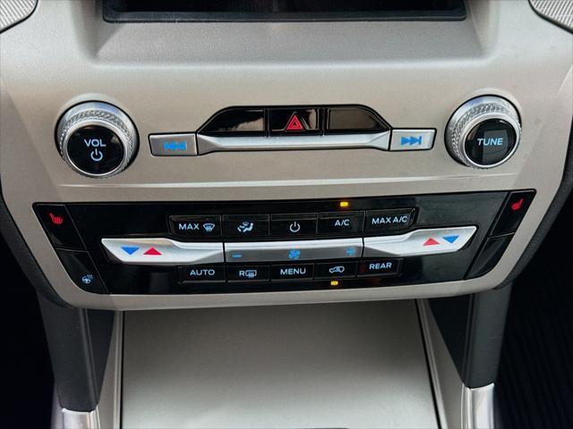 Photo of 2023 Star White Metallic Ford Explorer