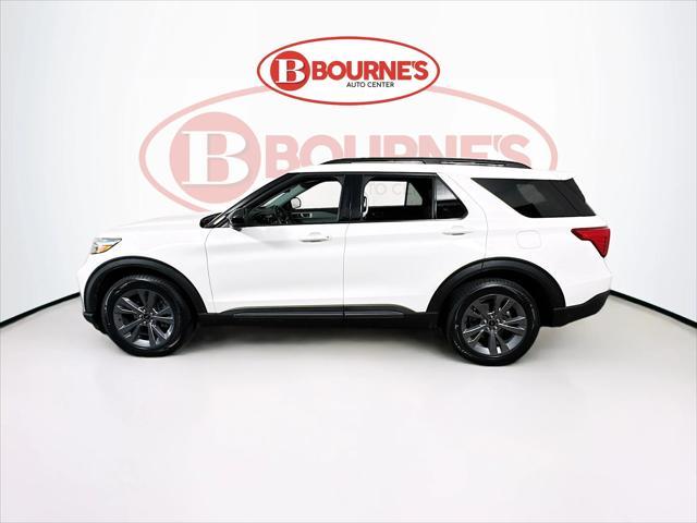 Photo of 2023 Star White Metallic Ford Explorer