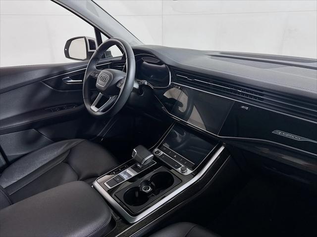 Photo of 2023 Carrara White Audi Q7