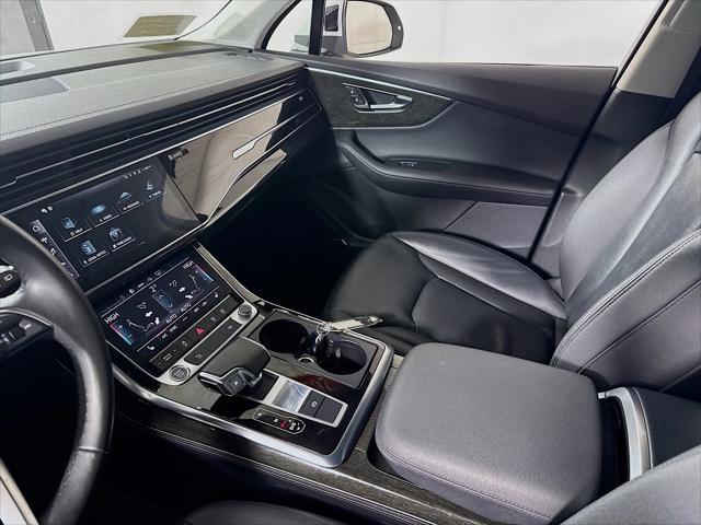 Photo of 2023 Carrara White Audi Q7