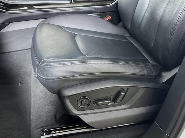 Photo of 2023 Carrara White Audi Q7
