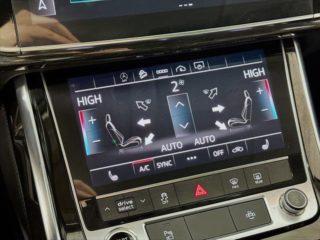 Photo of 2023 Carrara White Audi Q7