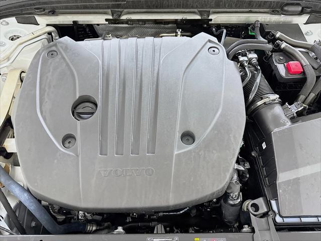 Photo of 2025 Crystal White Volvo S60