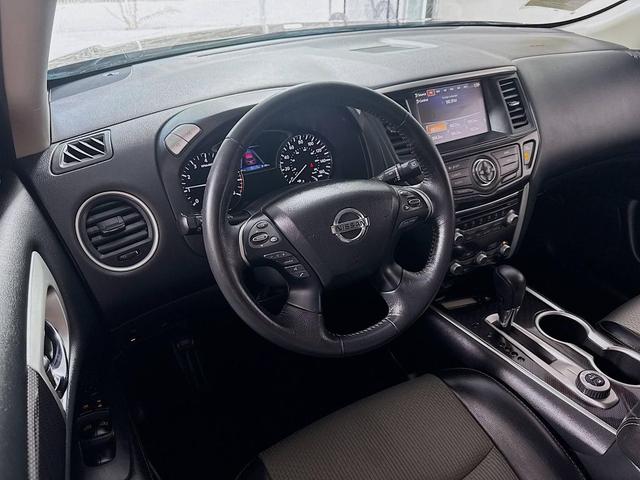 Photo of 2020 Scarlet Ember Tintcoat Nissan Pathfinder