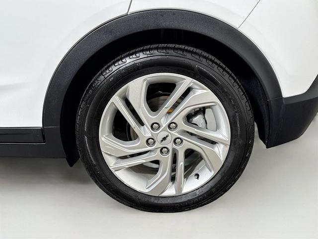 Photo of 2023 Summit White Chevrolet Bolt EV