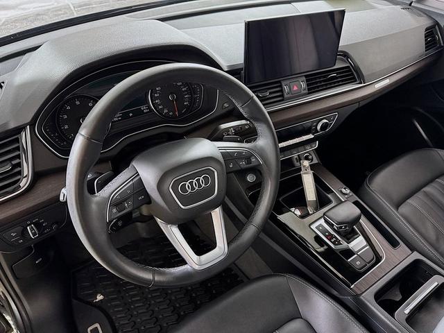 Photo of 2022 Daytona Gray Pearl Effect Audi Q5