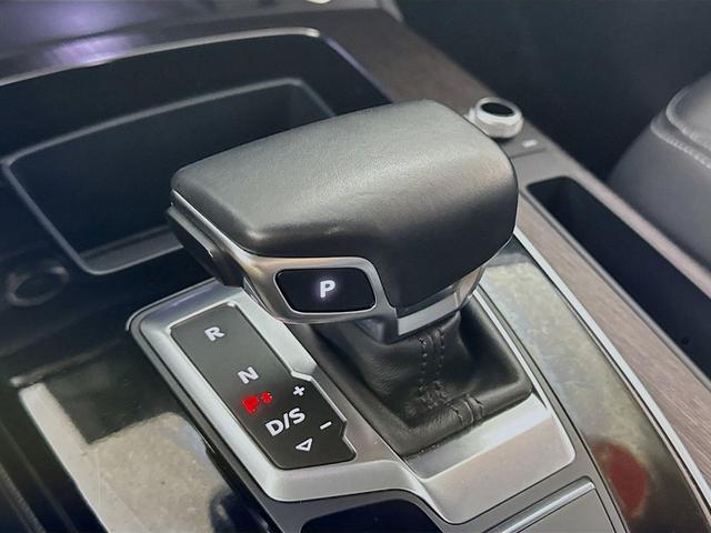 Photo of 2022 Daytona Gray Pearl Effect Audi Q5