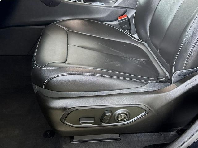 Photo of 2024 Diamond Black Crystal Pearlcoat Jeep Grand Cherokee 4xe