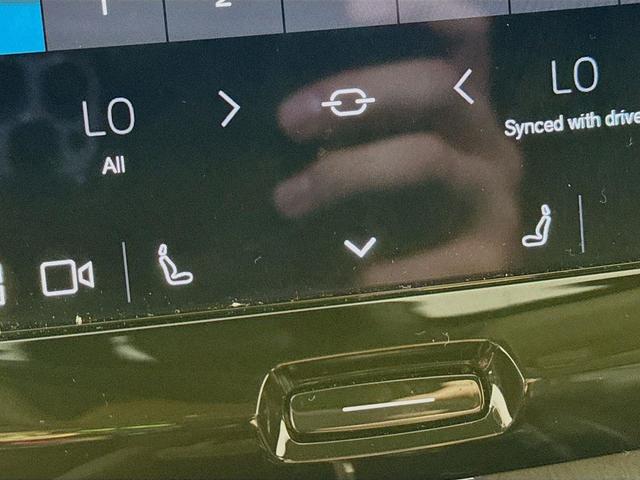 Photo of 2025 Silver Dawn Volvo XC60