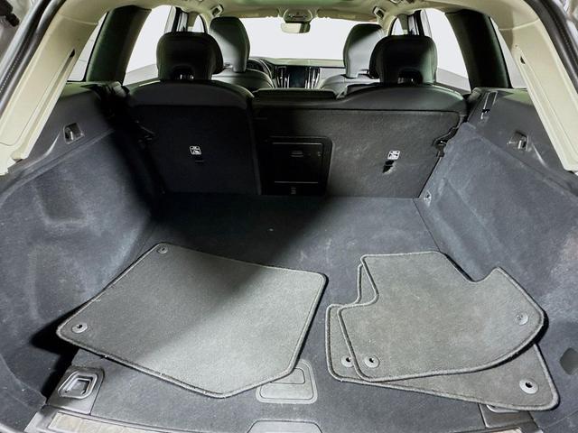 Photo of 2025 Silver Dawn Volvo XC60