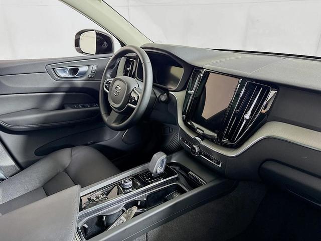 Photo of 2025 Silver Dawn Volvo XC60