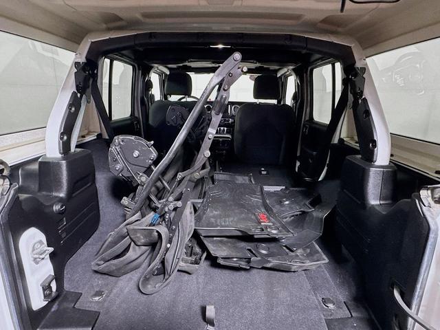 Photo of 2018 Bright White Clearcoat Jeep Wrangler Unlimited