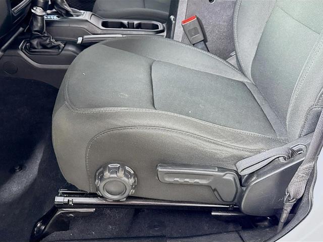 Photo of 2018 Bright White Clearcoat Jeep Wrangler Unlimited