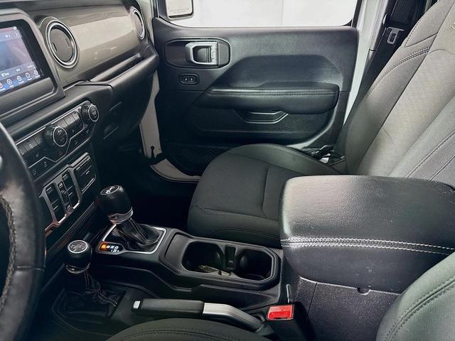 Photo of 2018 Bright White Clearcoat Jeep Wrangler Unlimited