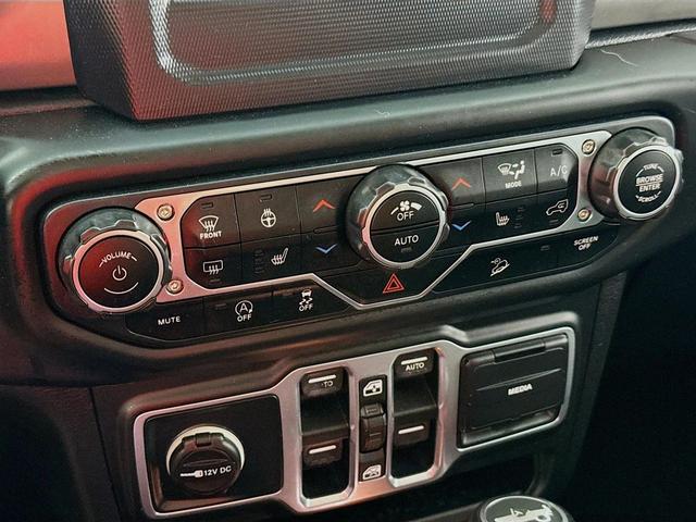 Photo of 2018 Bright White Clearcoat Jeep Wrangler Unlimited