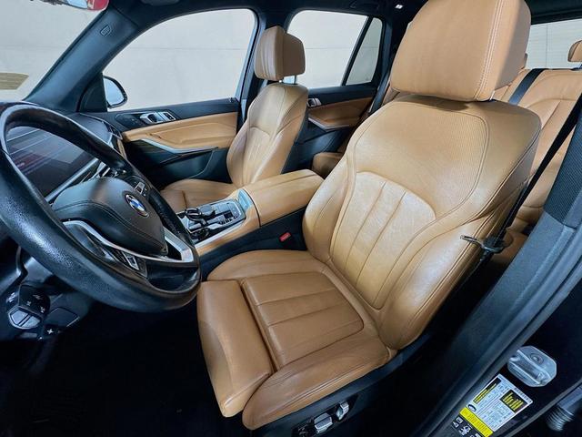 Photo of 2019 Black Sapphire Metallic BMW X5