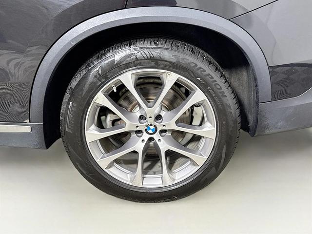 Photo of 2019 Black Sapphire Metallic BMW X5