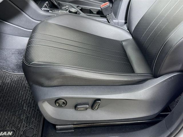 Photo of 2022 Pure White Volkswagen Tiguan